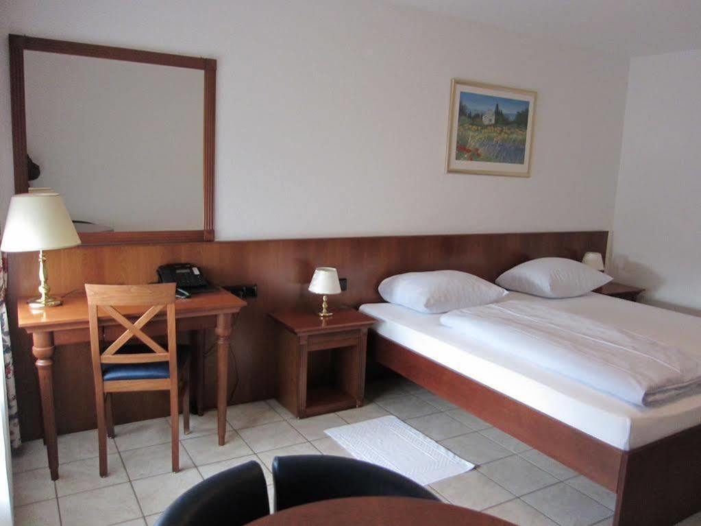 Hotel Europa Ramstein-Miesenbach Bagian luar foto